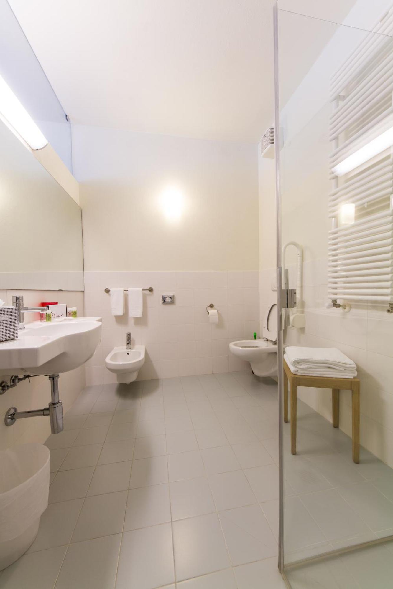Ca' Del Lupo Hotel Montelupo Albese Bagian luar foto