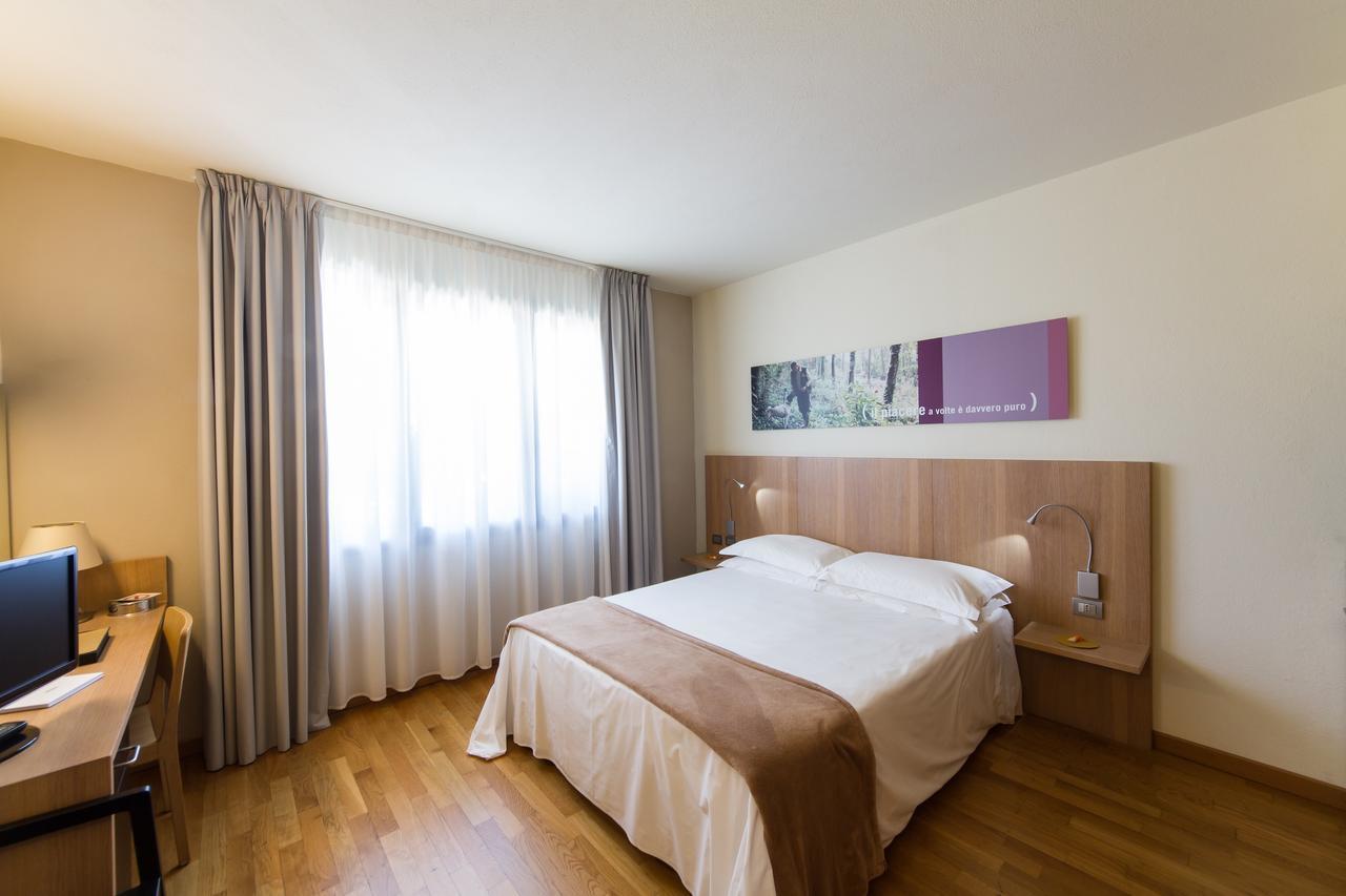 Ca' Del Lupo Hotel Montelupo Albese Bagian luar foto